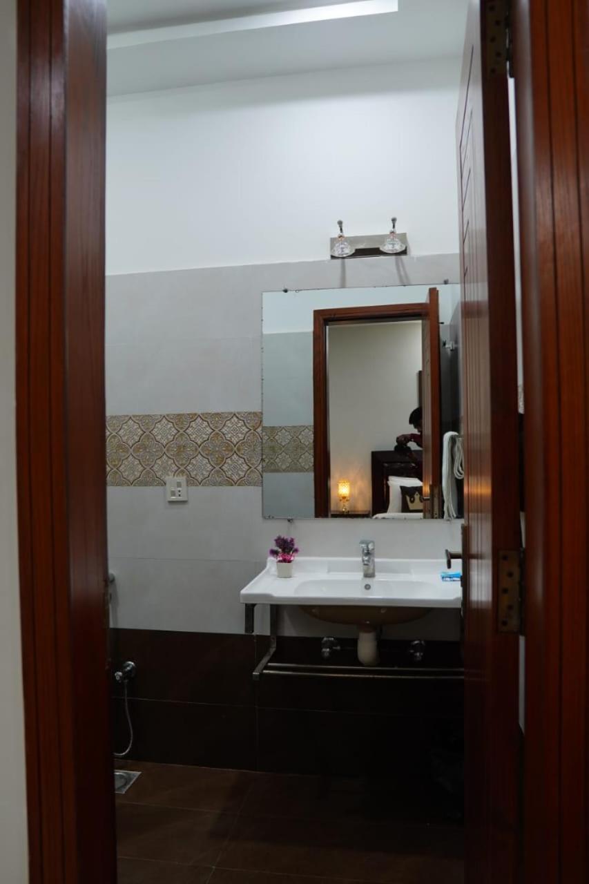 Grand Royal Bed & Breakfast Islamabad Exterior photo