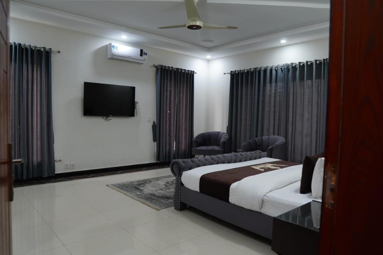Grand Royal Bed & Breakfast Islamabad Exterior photo