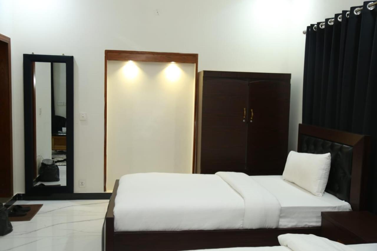 Grand Royal Bed & Breakfast Islamabad Exterior photo